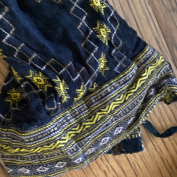 New Romantic Detailed Tunic - Picture 3 of 4